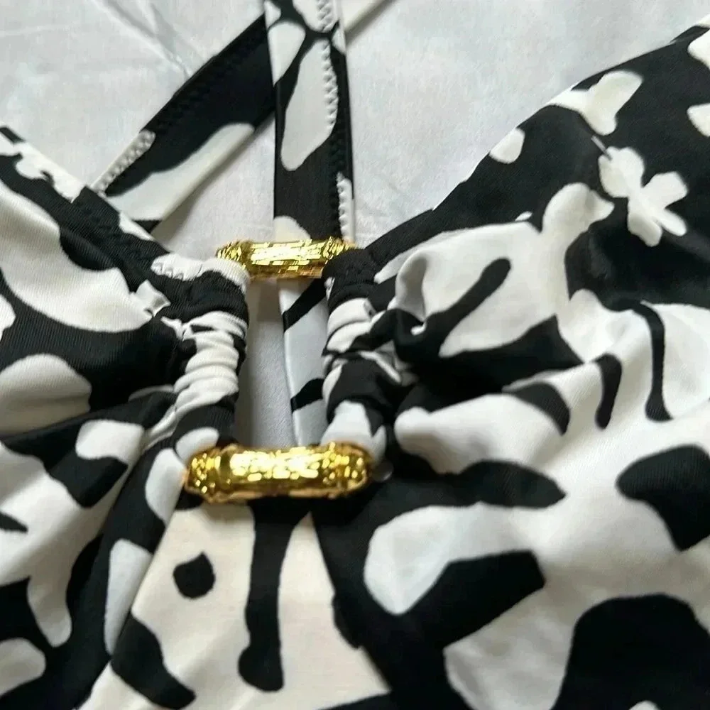 Lands Wnd black and white floral one piece swimsuit gold accent size 26w